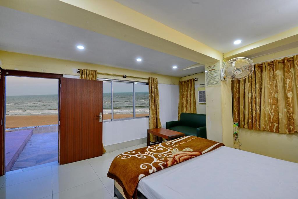 Marina Beach House Hotel Puri Bagian luar foto