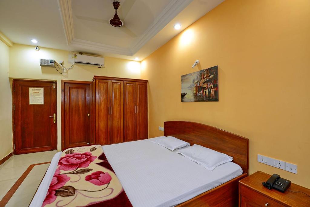 Marina Beach House Hotel Puri Bagian luar foto